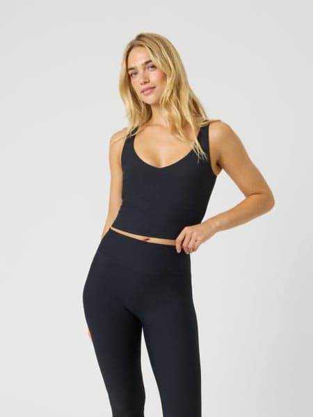 Studio Ribbed V-Neck Top – BJÖRN BORG