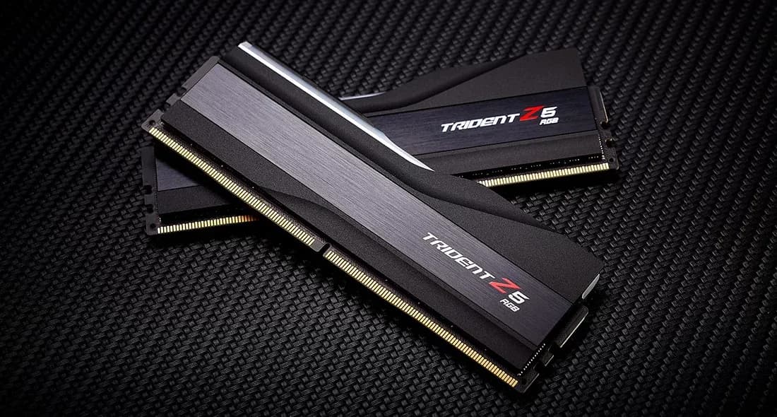 G.SKILL Ripjaws M5 RGB 32 Gt (2 x 16 Gt) DDR5 6000 MHz, CL36 -muisti, kultainen (XMP)