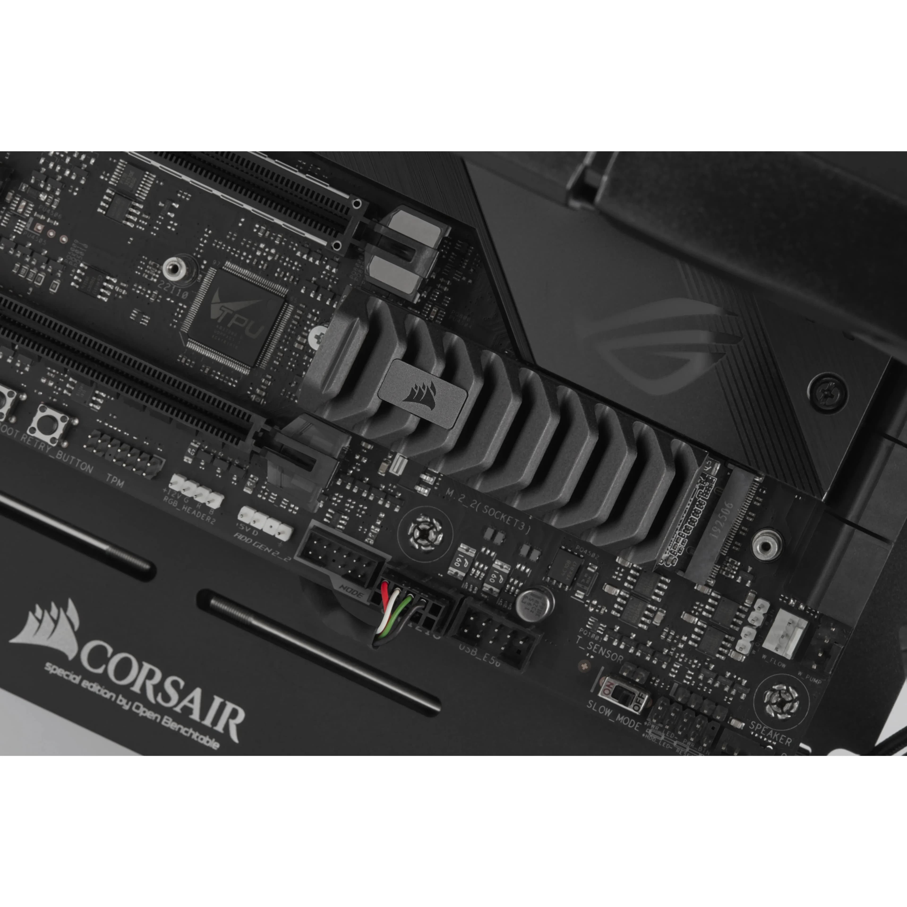 CORSAIR MP600 PRO XT Heatsink 1 Tt M.2 PCIe 4.0 NVMe -SSD-levy – Corsair