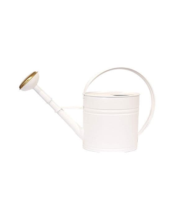 Sihtisuppilollinen kastelukannu valkoinen