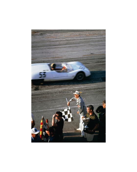Checkered Flag – Slim Aarons