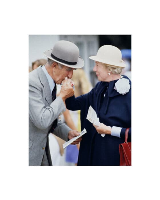 Grey Admirer – Slim Aarons