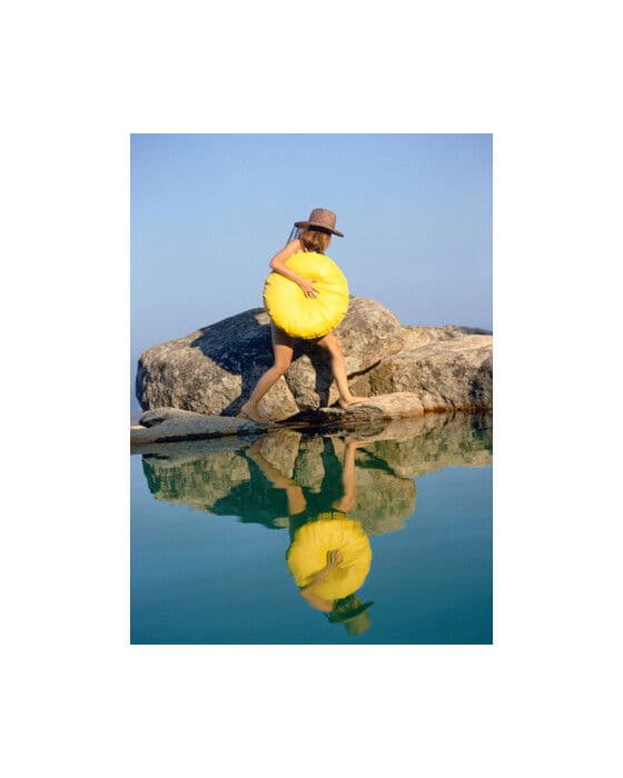 Finding A Spot – Slim Aarons