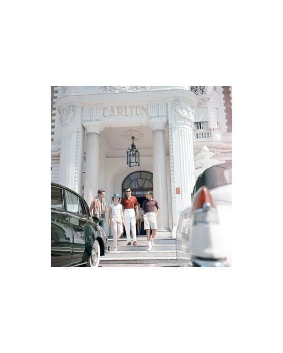 Staying at The Carlton – Slim Aarons