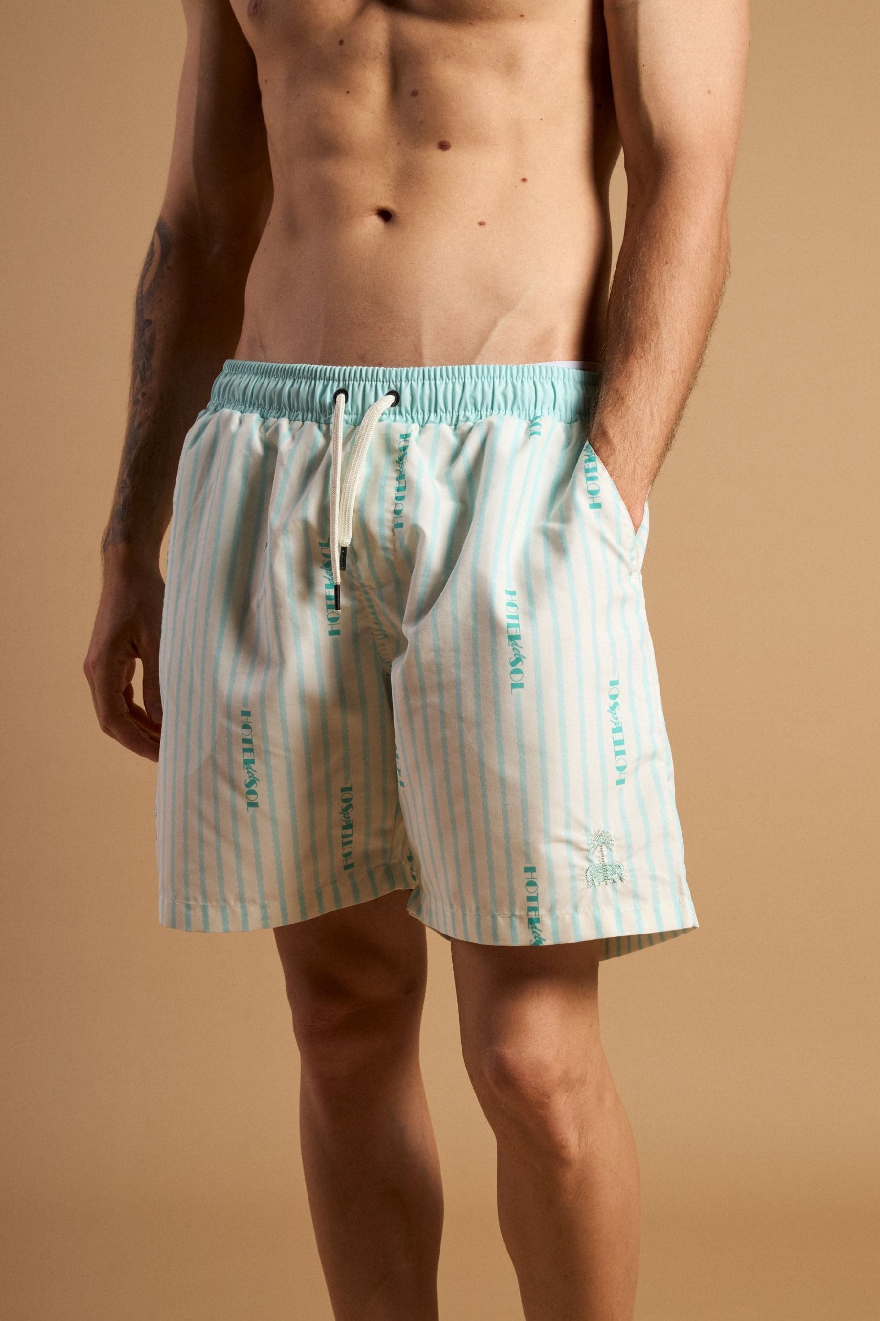 Miesten Trendsplant X Antonyo Marest Hotel Del Sol Uimashortsit Foam White