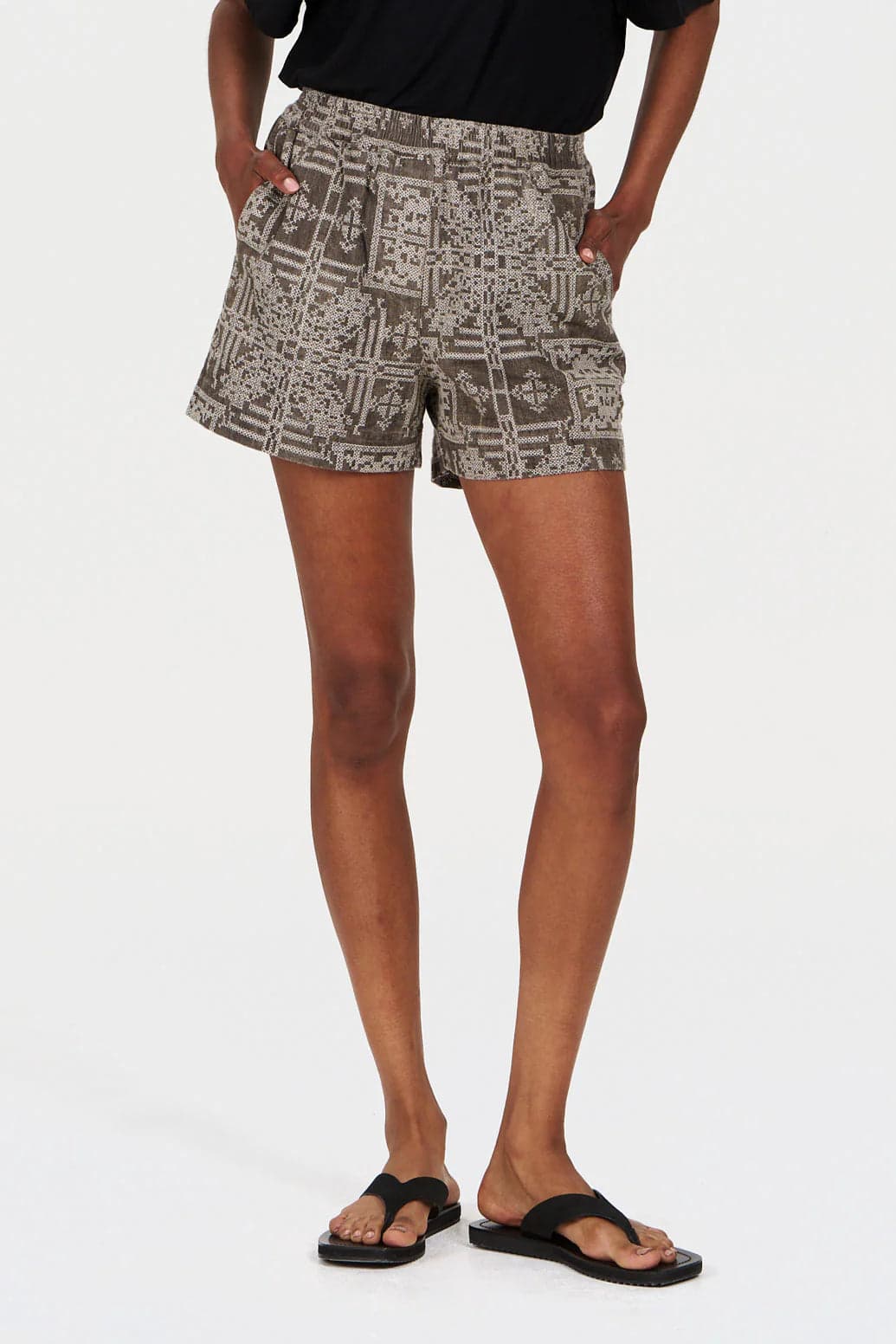 Libby Shortsit Mushroom Crossstich Brown