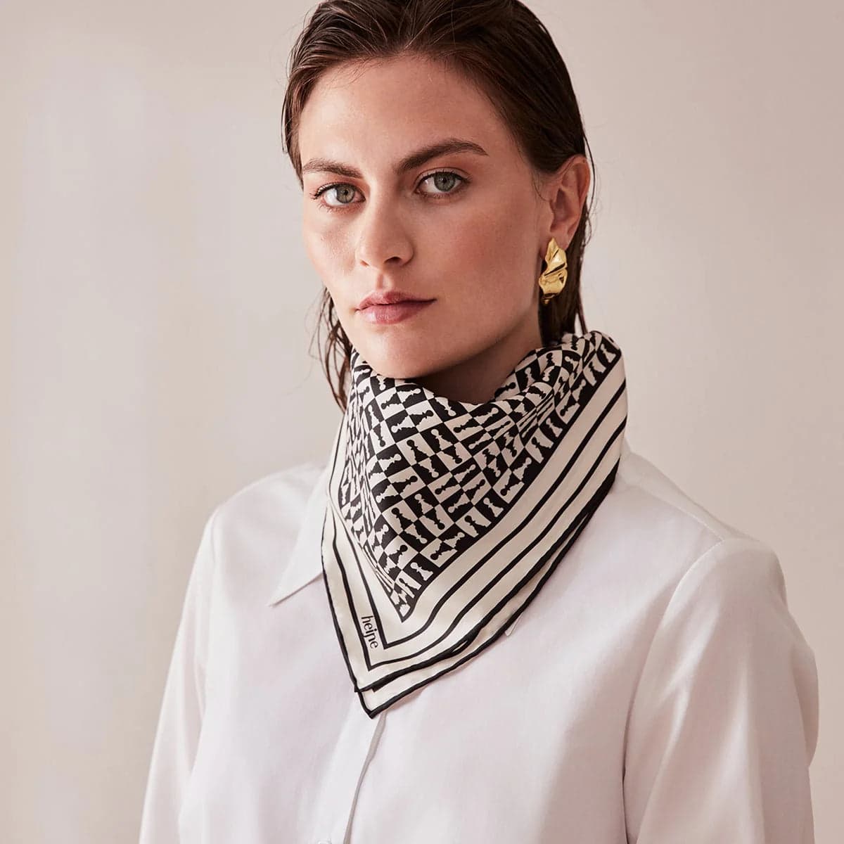Chess Scarf Black