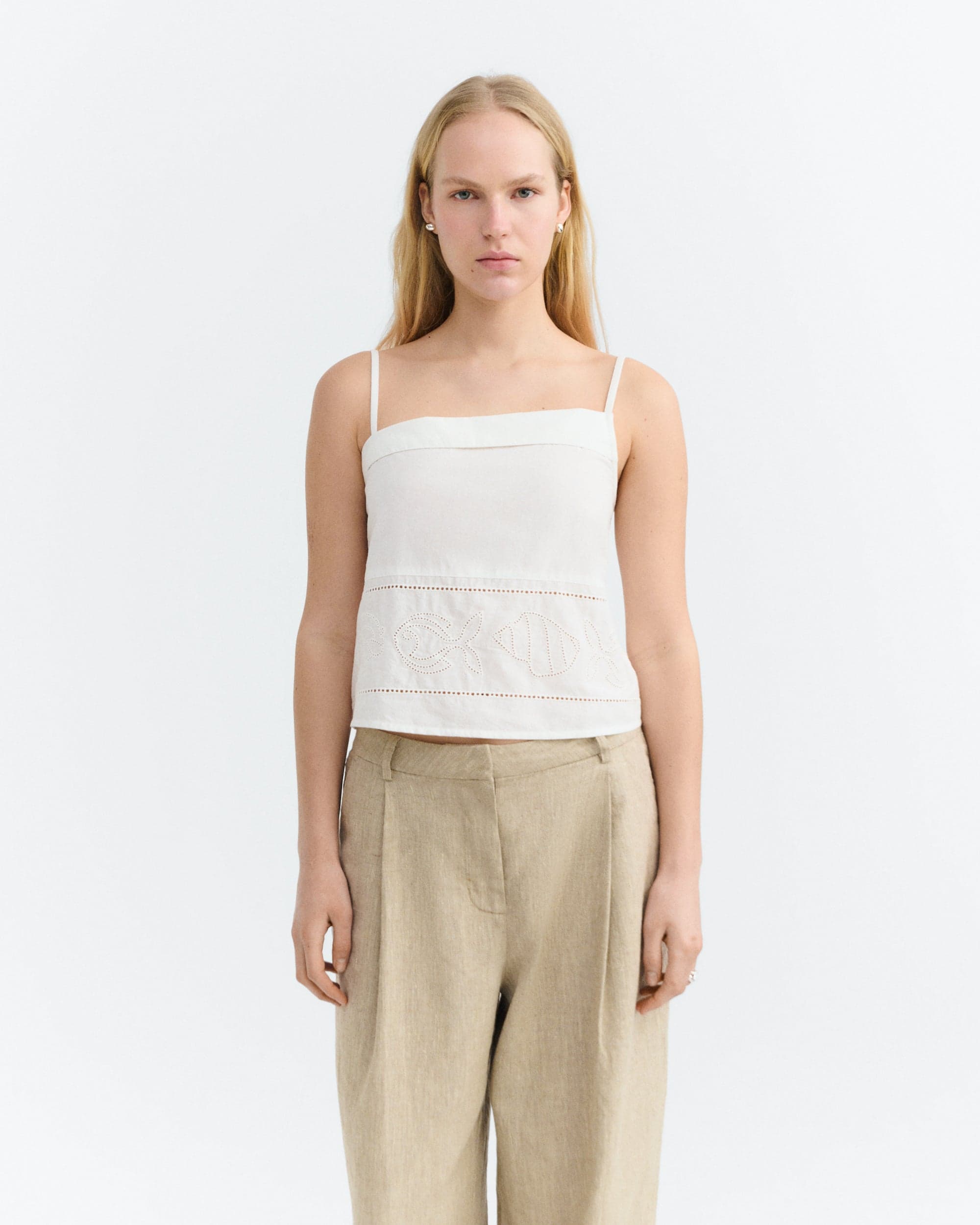 Raida Toppi Valkoinen Embroidered – Thinking MU