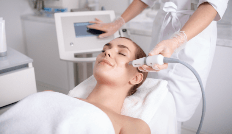 Ultraäänipuhdistus tai timanttihionta kasvoille | jopa -42 % | Helsinki, Malmi