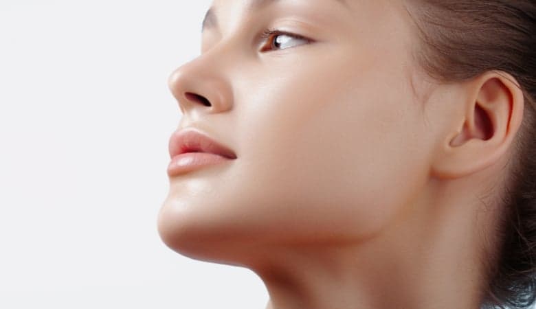 Lipolyysi poskien tai kaksoisleuan alueelle sairaanhoitajan tekemänä | Jopa -58 % | Helsinki - Lipolyysi injektiohoito poskien tai leuan alueelle,