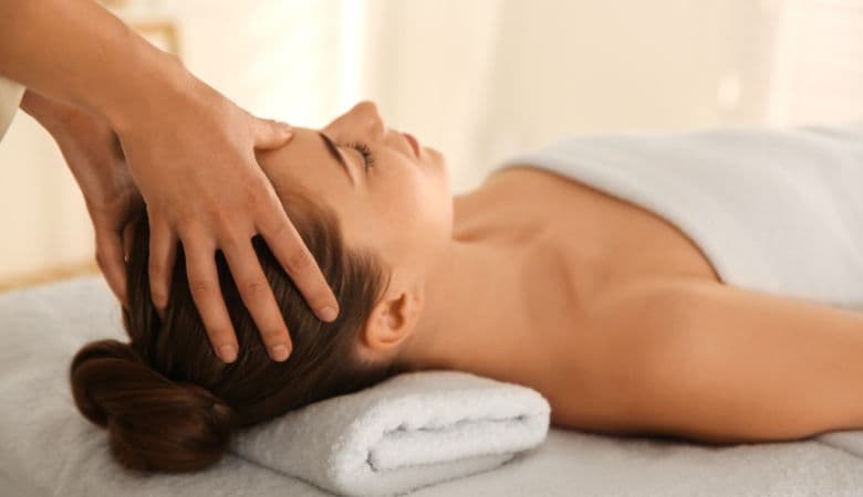 Hemmottelupaketti sis. päähieronnan, kasvohoidon ja käsihieronnan | -71 % | Helsinki, Vuosaari - Hemmottelupaketti sis. päähieronnan, kasvohoidon ja käsihieronnan