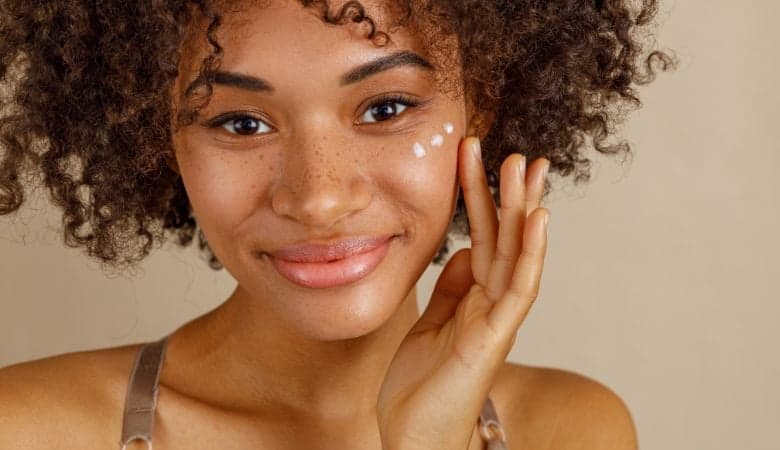 HIFU-hoito valinnaiselle kasvojen alueelle 1-3 kertaa | -82 % | Helsinki, Vuosaari - HIFU-hoito valinnaiselle kasvojen alueelle