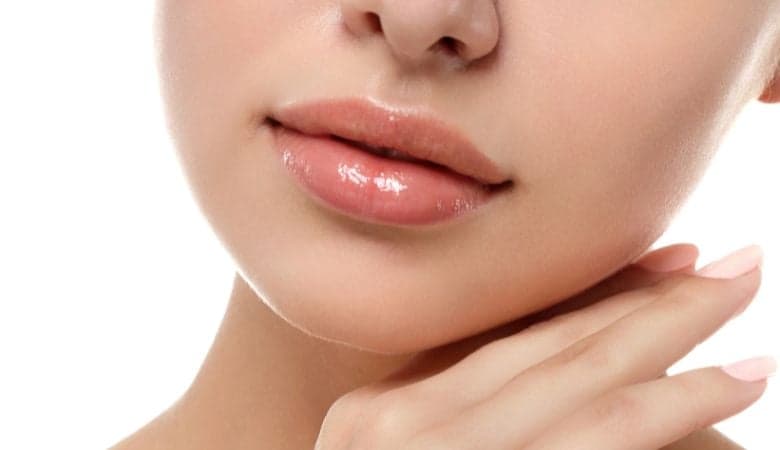 Huulten muotoilu Revolax deep -täyteaineella | jopa -28 % | Espoo, Matinkylä - Huulten muotoilu täyteaineella