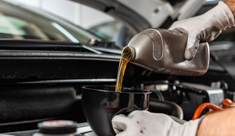 Auton tarkastushuolto öljynvaihdolla sis. 4l long life öljyä ja suodattimen | -51 % | Vantaa, Kolohonka - Auton tarkastushuolto öljynvaihdolla sis. 4l long life öljyä ja suodattimen