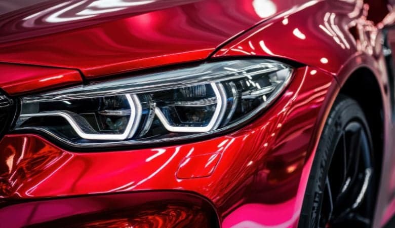 Renkaiden vaihto, auton öljynvaihto tai auton käsinpesu, sisäpuhdistus sekä vahaus | jopa -63 % | Helsinki, Suutarila - Auton käsinpesu, sisäpuhdistus kevytvahaus