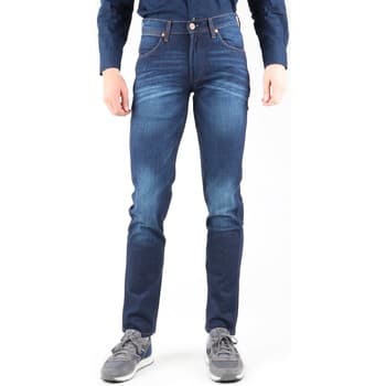 Suorat farkut Wrangler  Greensboron farkut W15Q6262F  US 30 / 34 – Wrangler