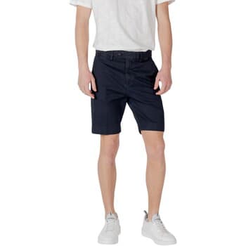 Shortsit & Bermuda-shortsit Antony Morato  MARK SLIM FIT WITH LOGOED RUBBER FLAG MMSH00202-FA800197  IT 42