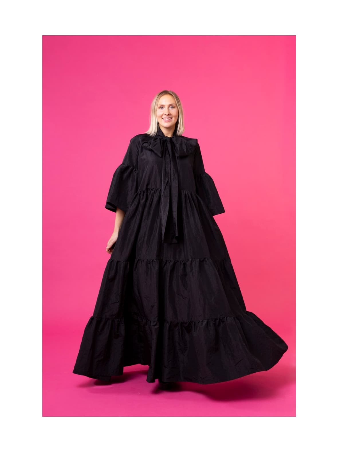 Lush- silkki iltapuku, musta – Miia Halmesmaa