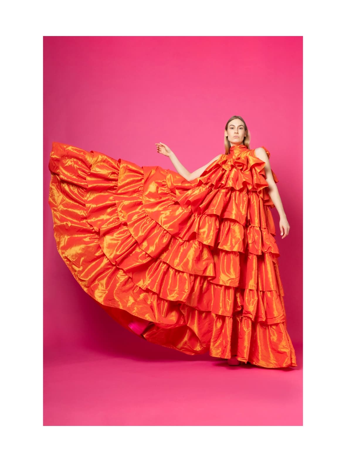 Flounce- frillailtapuku, oranssi – Miia Halmesmaa