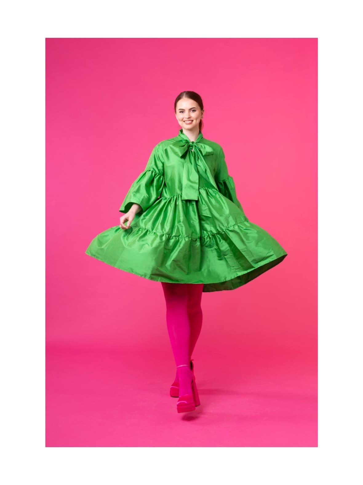 Lush- silkkimekko rusettikauluksella, kirkas vihreä – Miia Halmesmaa