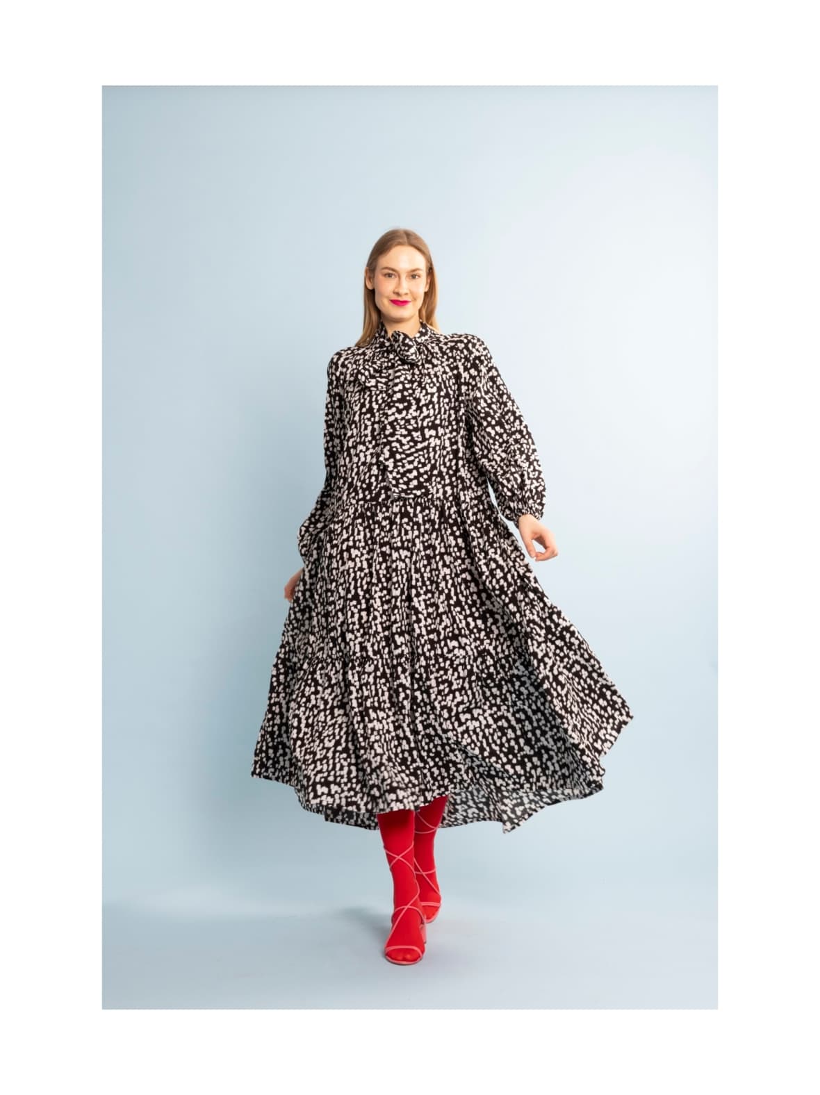 Flowy - mekko pitkä, mustavalkoinen