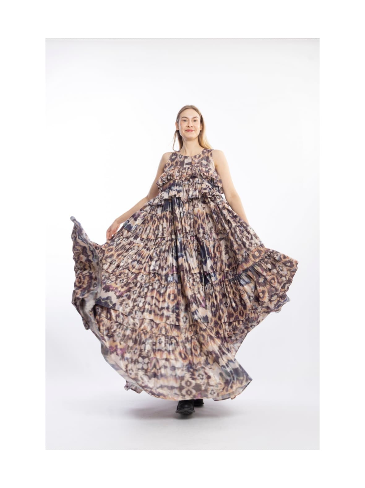 Flounce- frillailtapuku, hiekka – Miia Halmesmaa