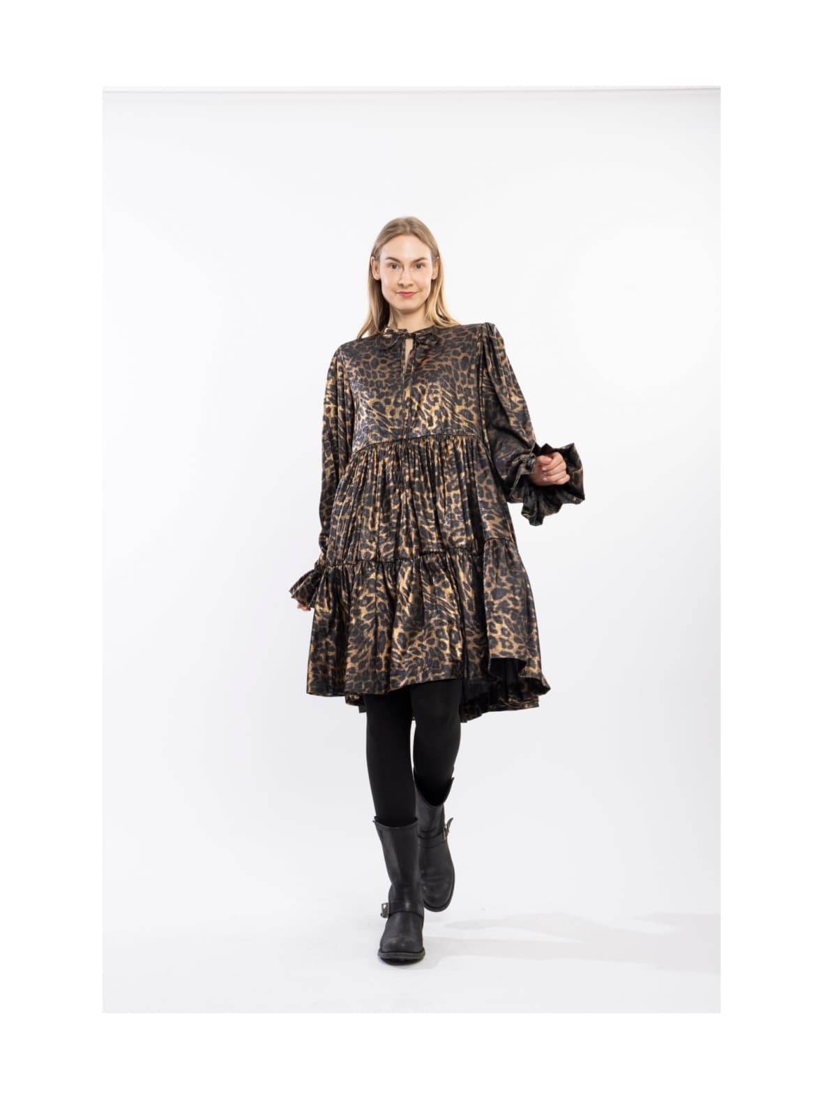 Dishy- mekko, leopardi – Miia Halmesmaa