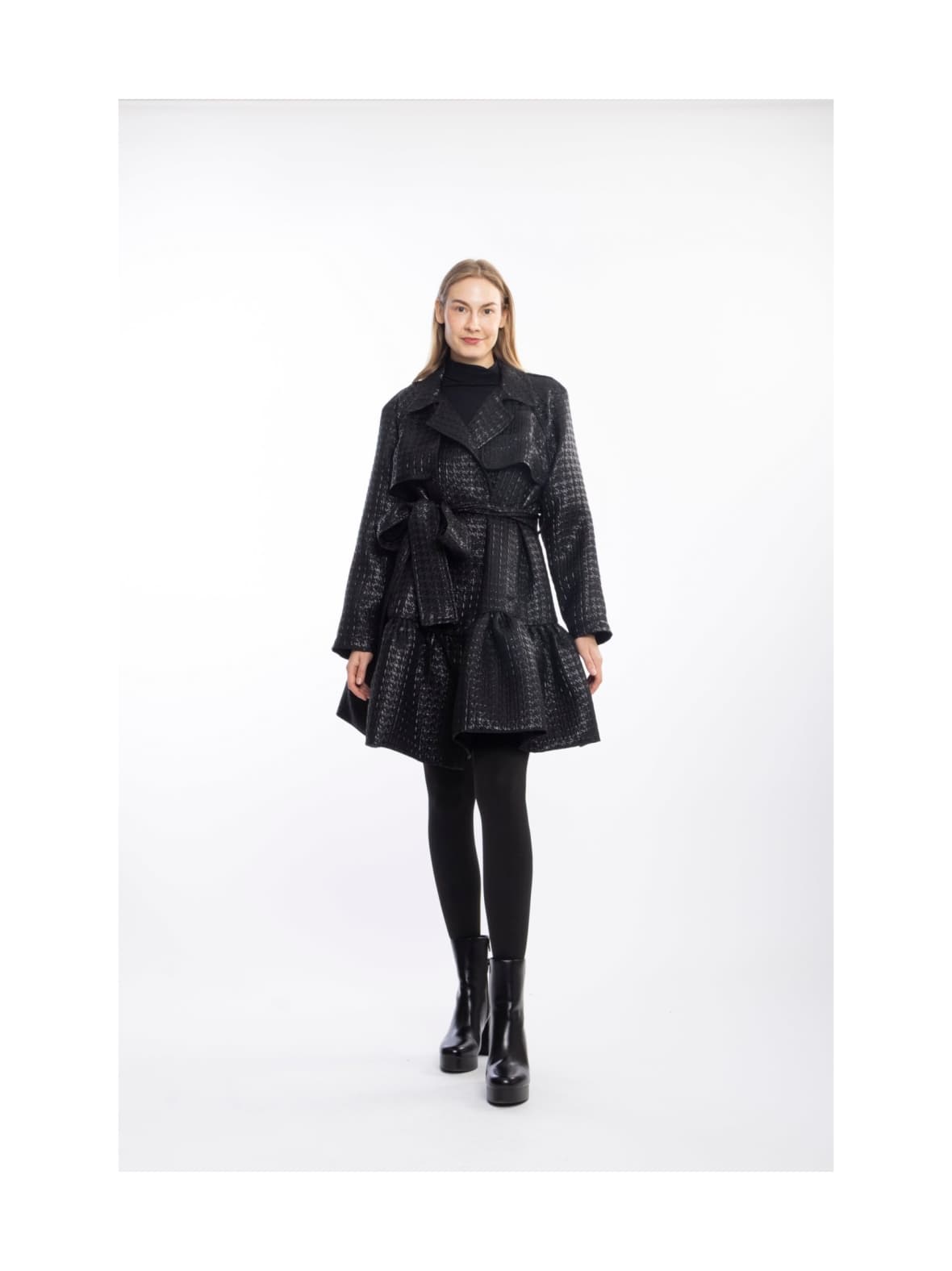 Takkimekko, kukonaskel musta – Miia Halmesmaa