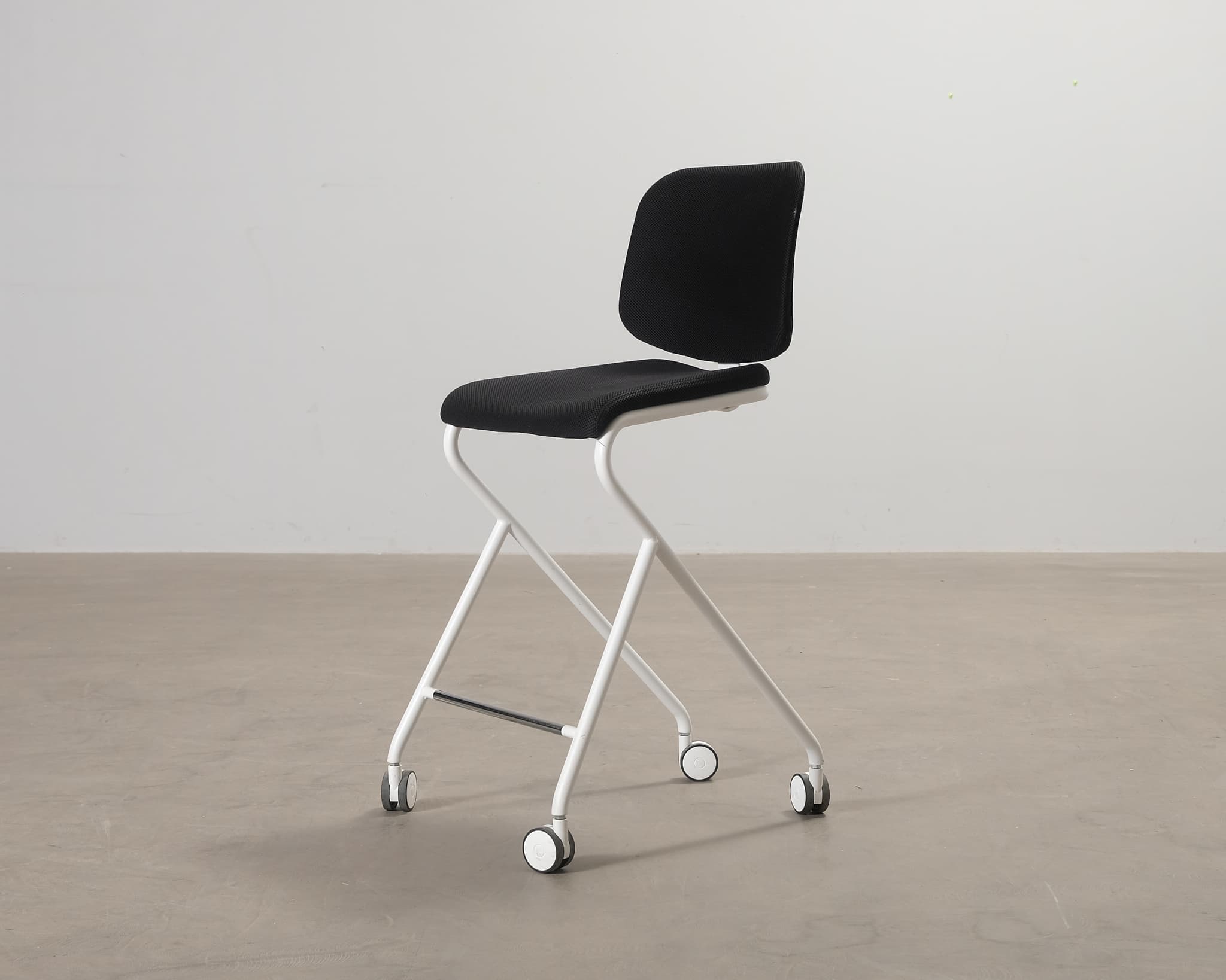 Lammhults Add Move baarituoli musta