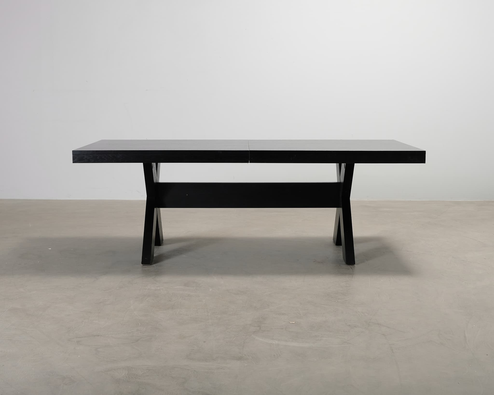 Jatkettava ruokapöytä musta – Slettvoll