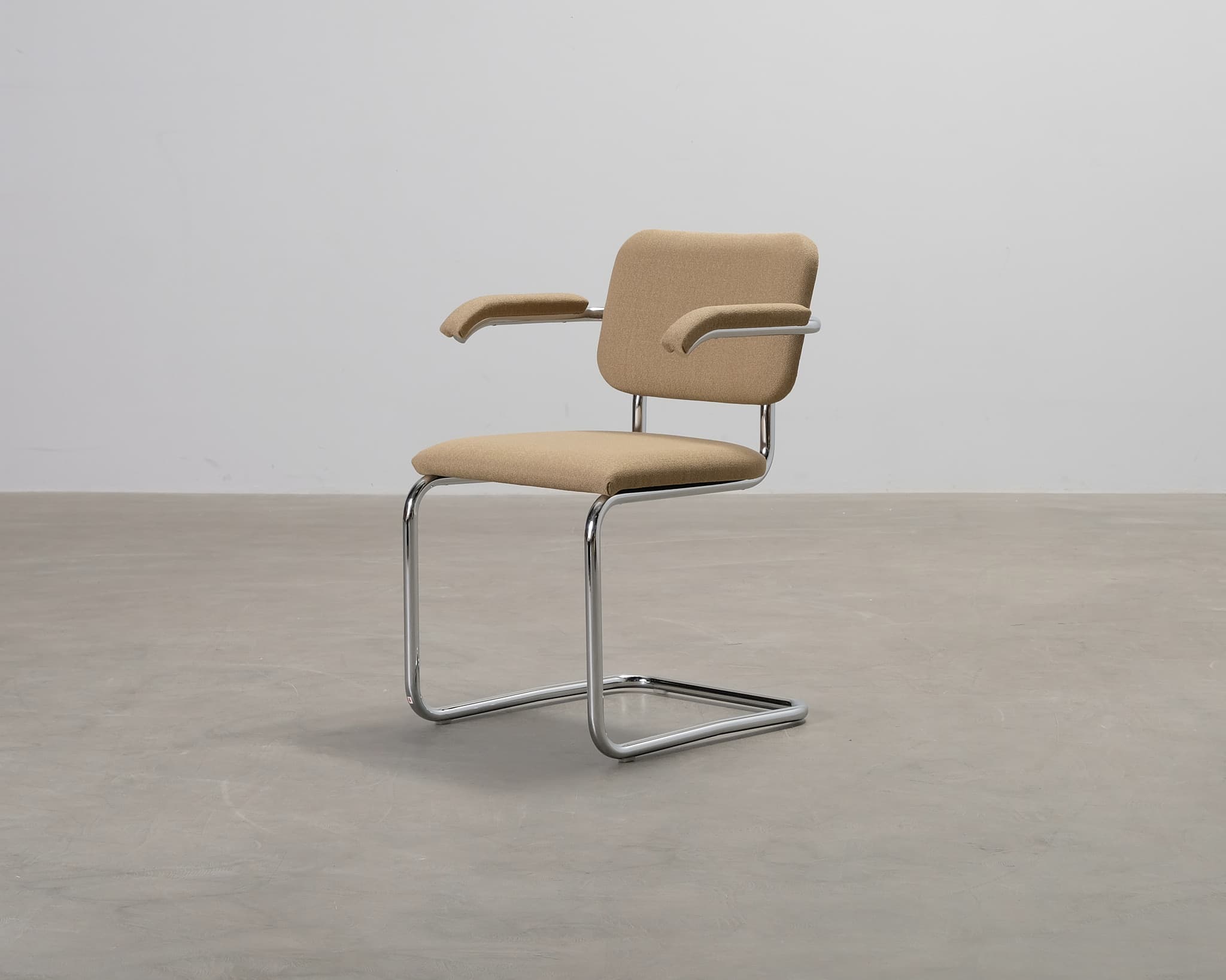 Knoll Cesca tuoli käsinojilla beige