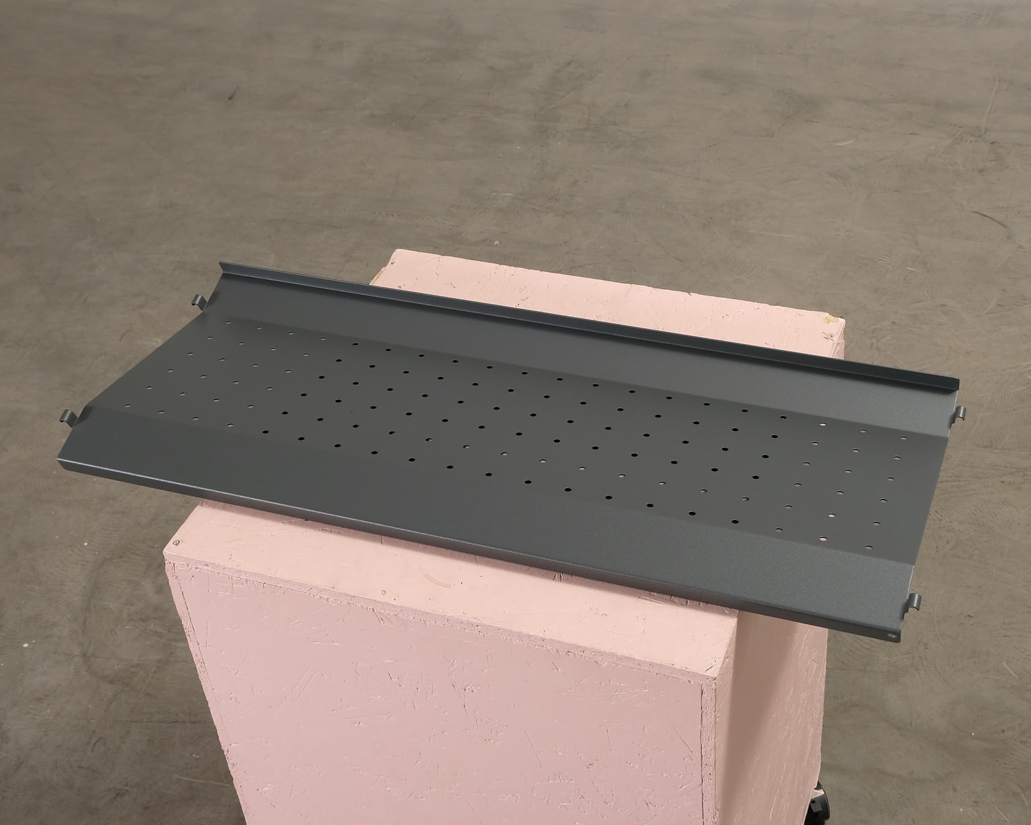 String Systems kenkähylly 78 x 30cm antrasiitti – String