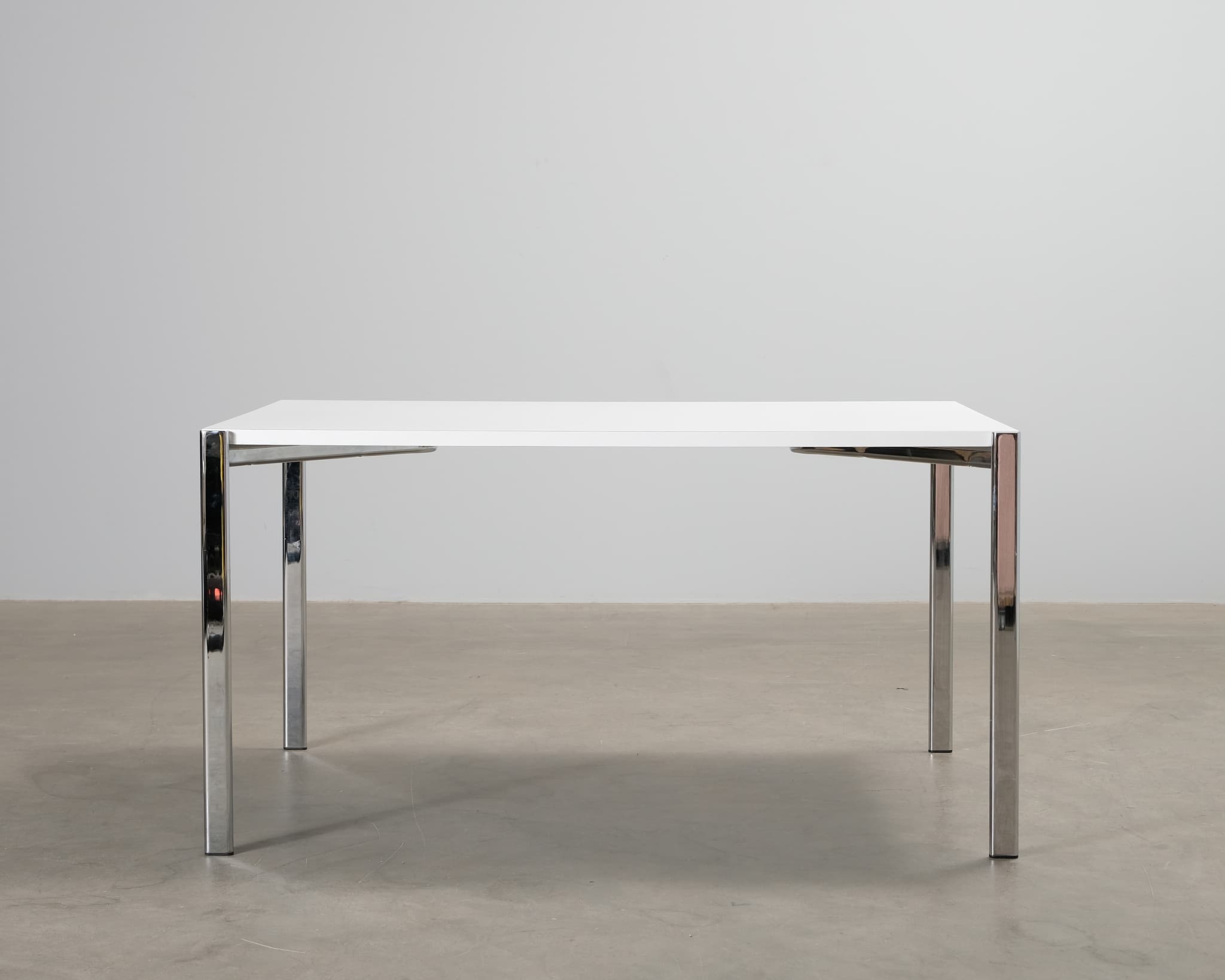 Artek Kiki ruokapöytä 140 cm valkoinen – Artek