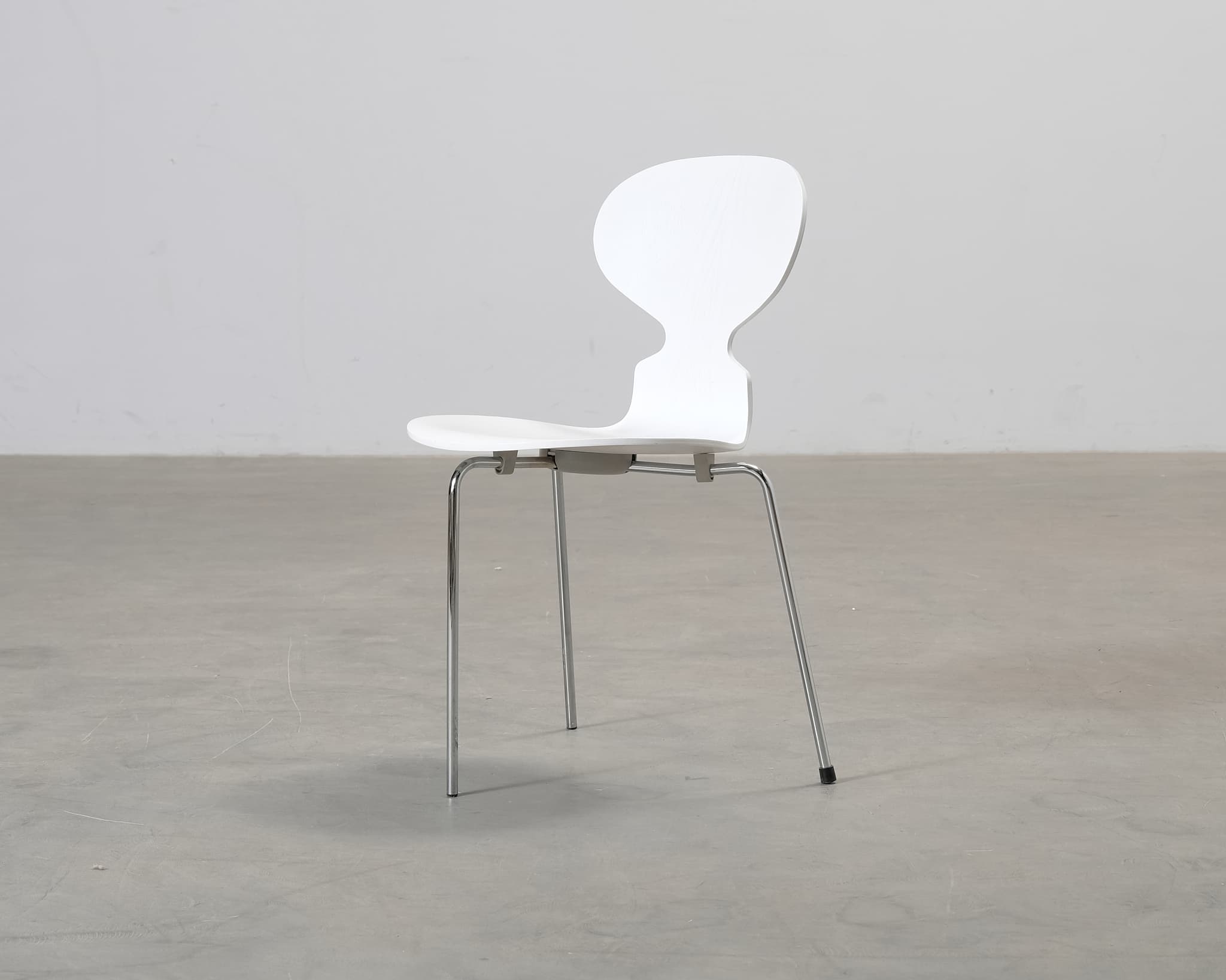 Fritz Hansen 3100 Muurahaistuoli valkoinen – FRITZ HANSEN