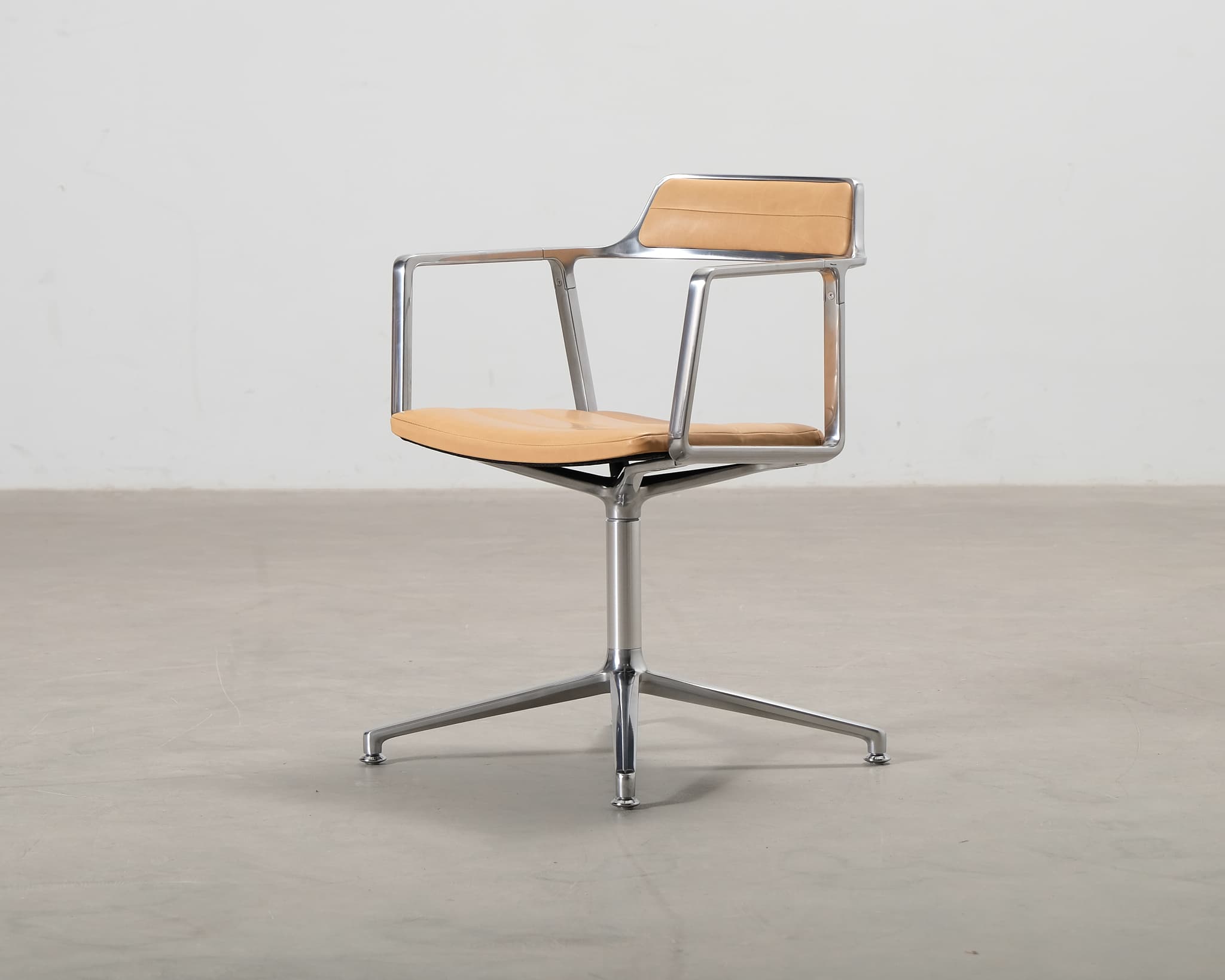 Vipp 452 työtuoli alumiini / aniliininahka – Vipp