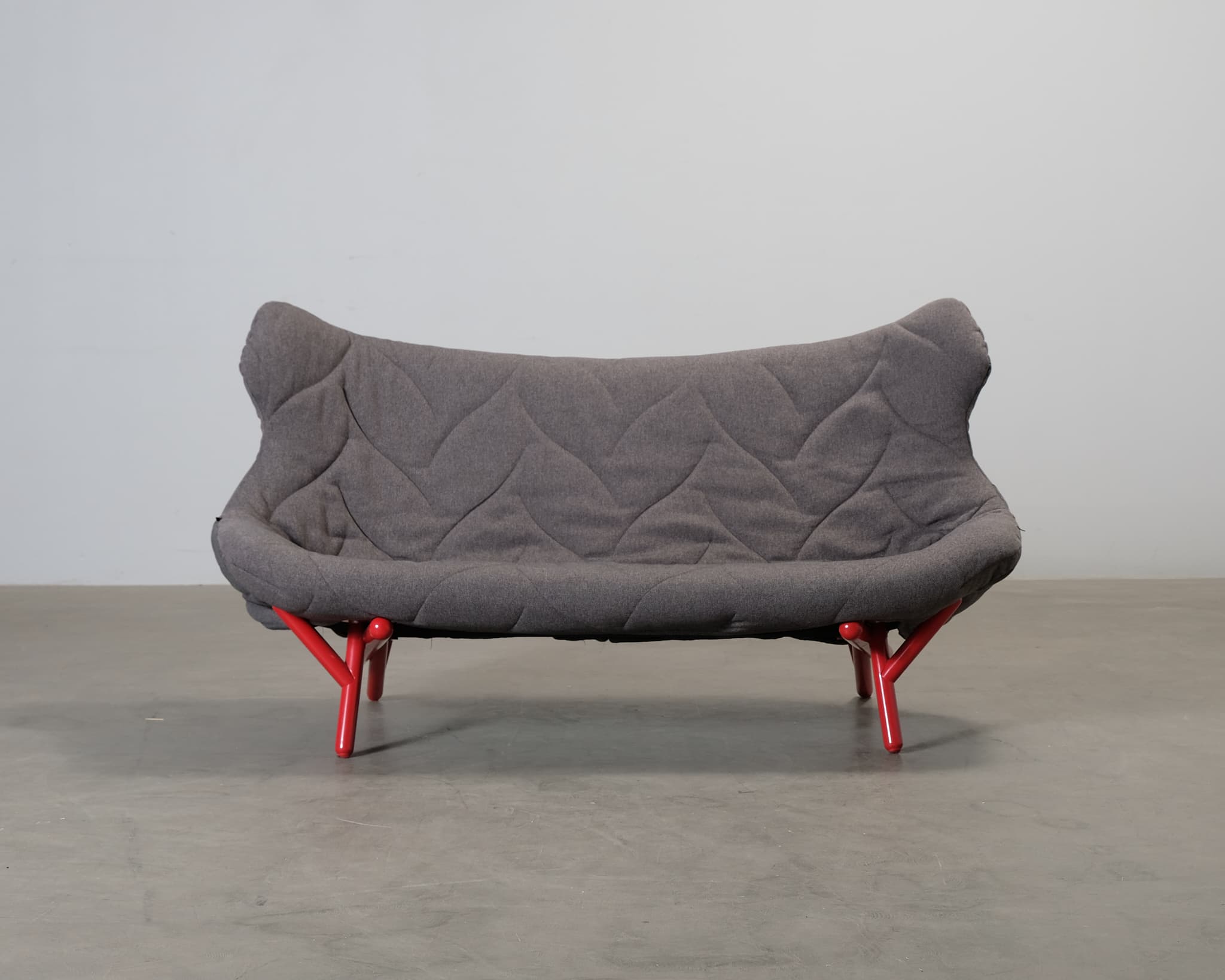 Kartell Foliage 2-istuttava sohva harmaa / punainen – Kartell