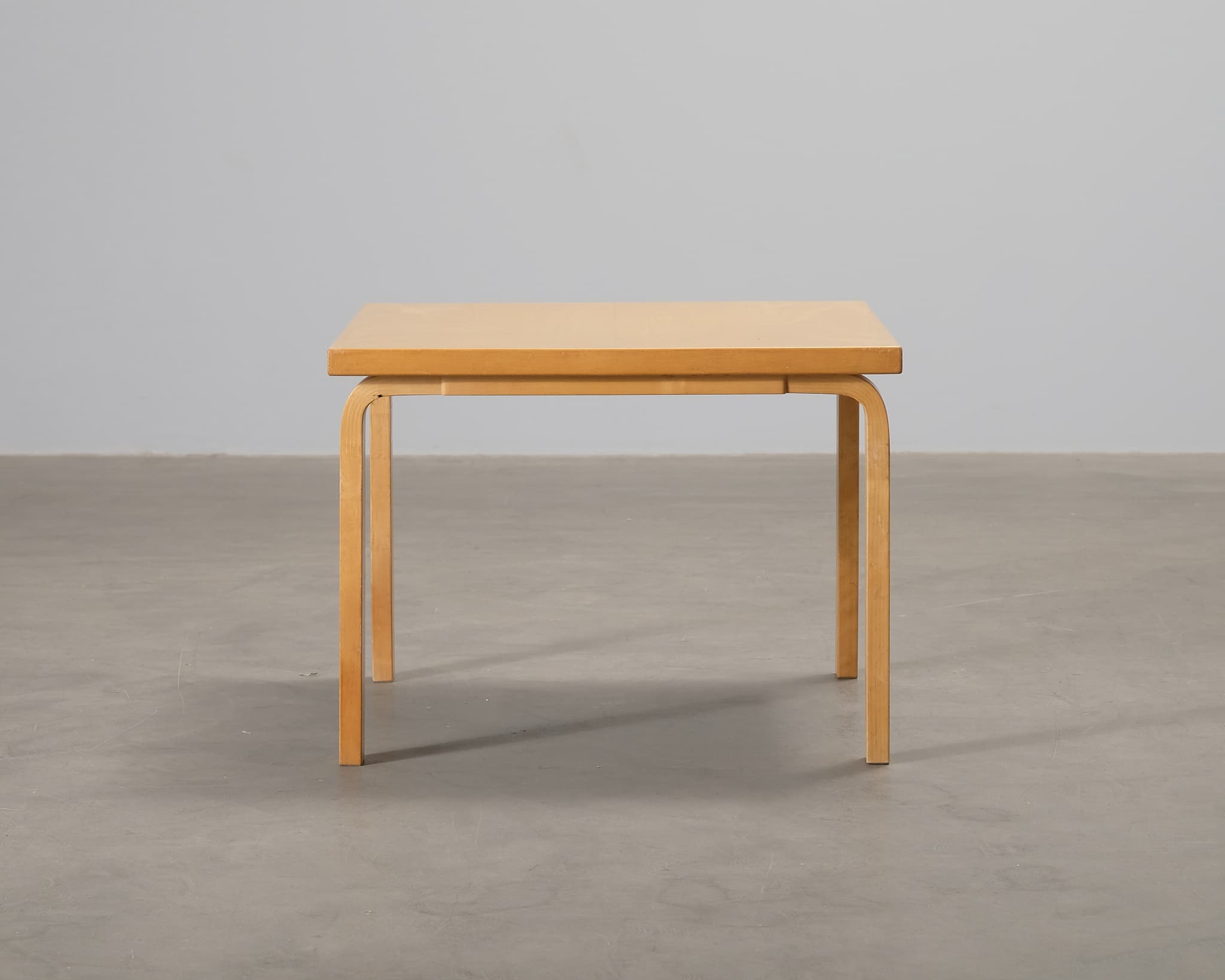 Artek Aalto 81C sohvapöytä 75 x 75 cm koivu – Artek