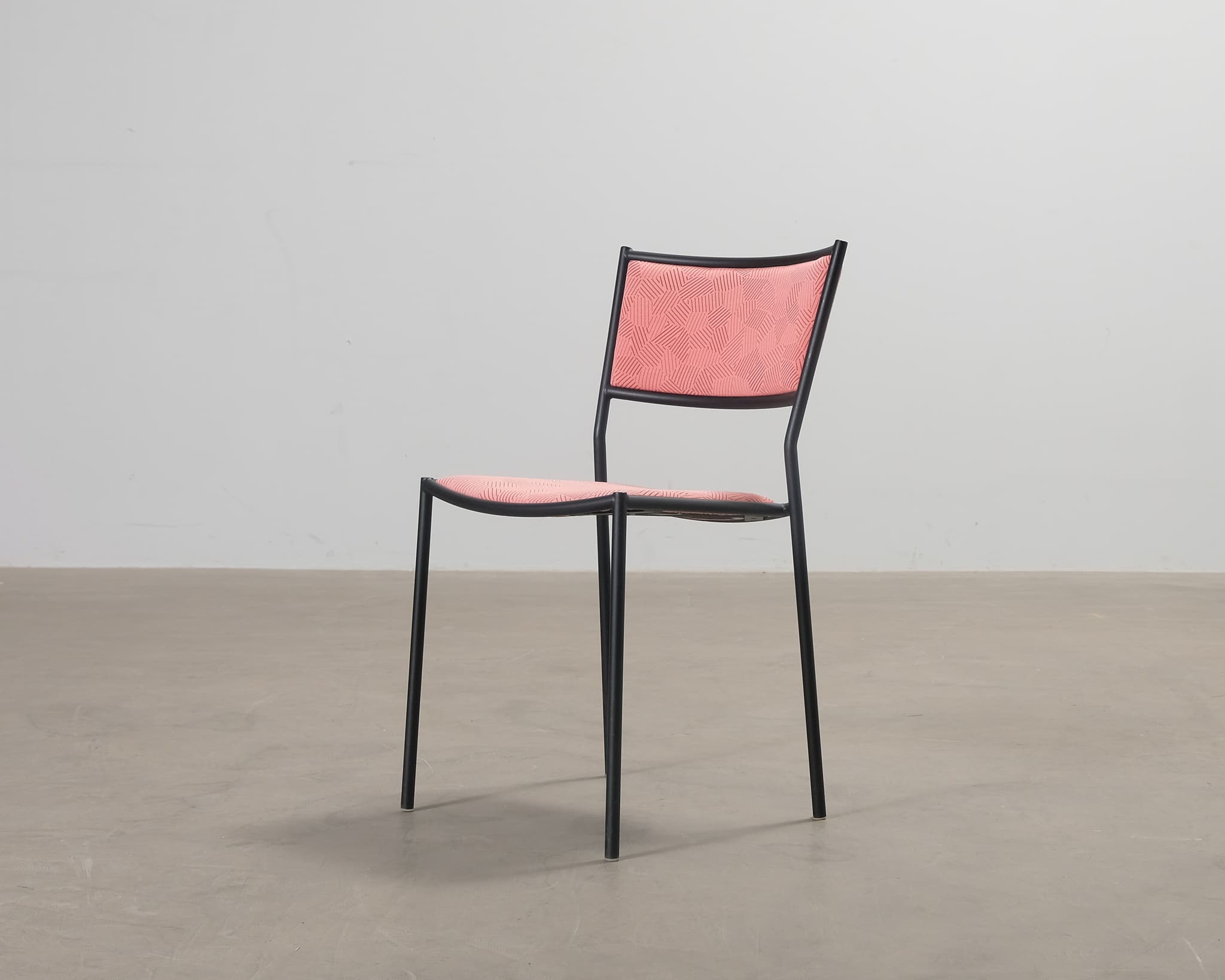 Massproductions Jig ruokatuoli