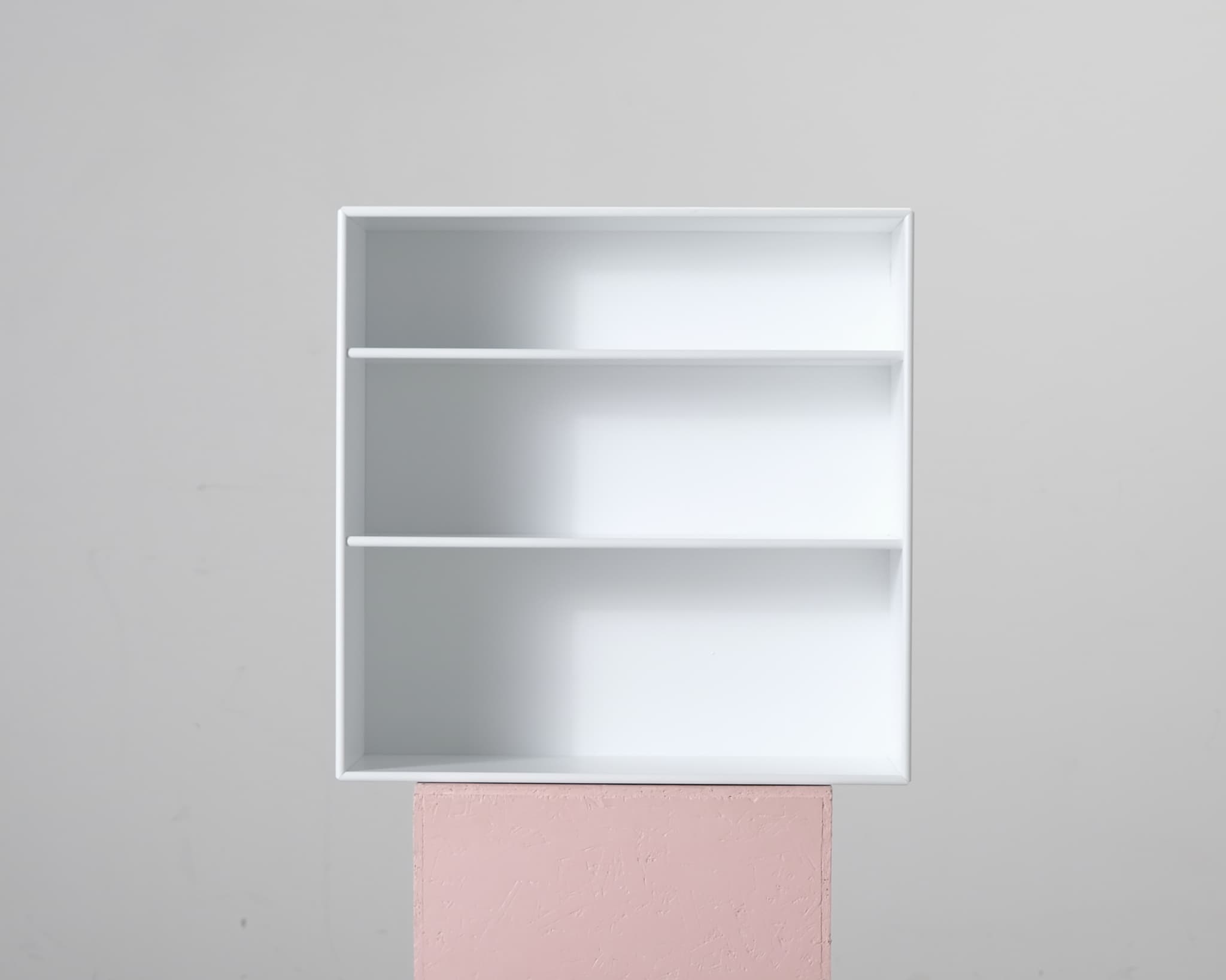 Montana Compile seinähylly valkoinen