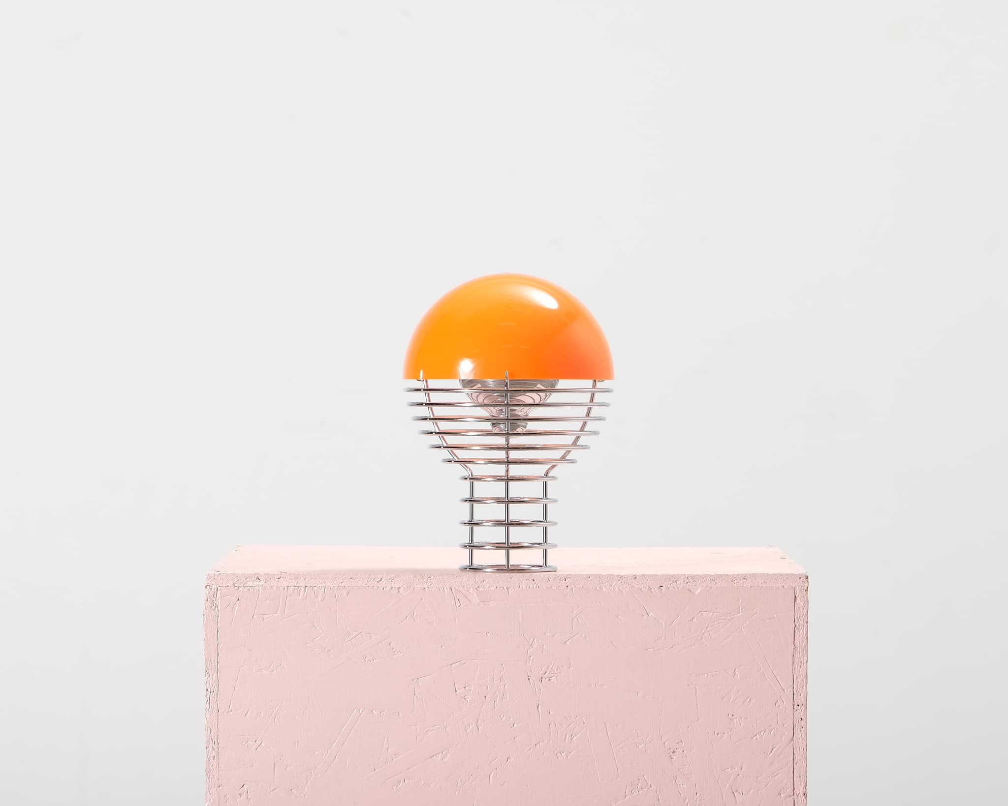 Verpan Wire kannettava pöytävalaisin ø 18 cm oranssi – Verpan