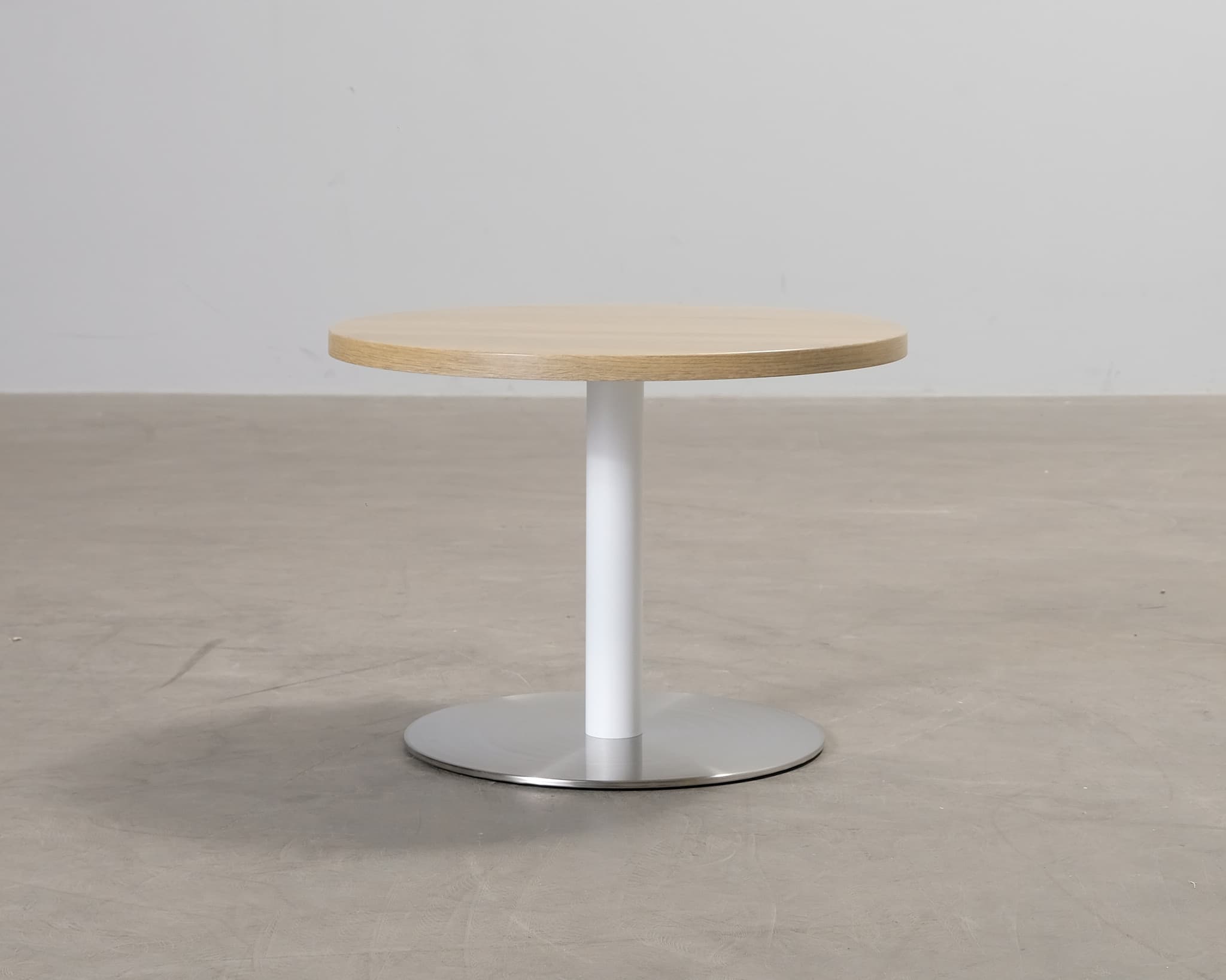 D600 pyöreä sivupöytä ø 60 cm