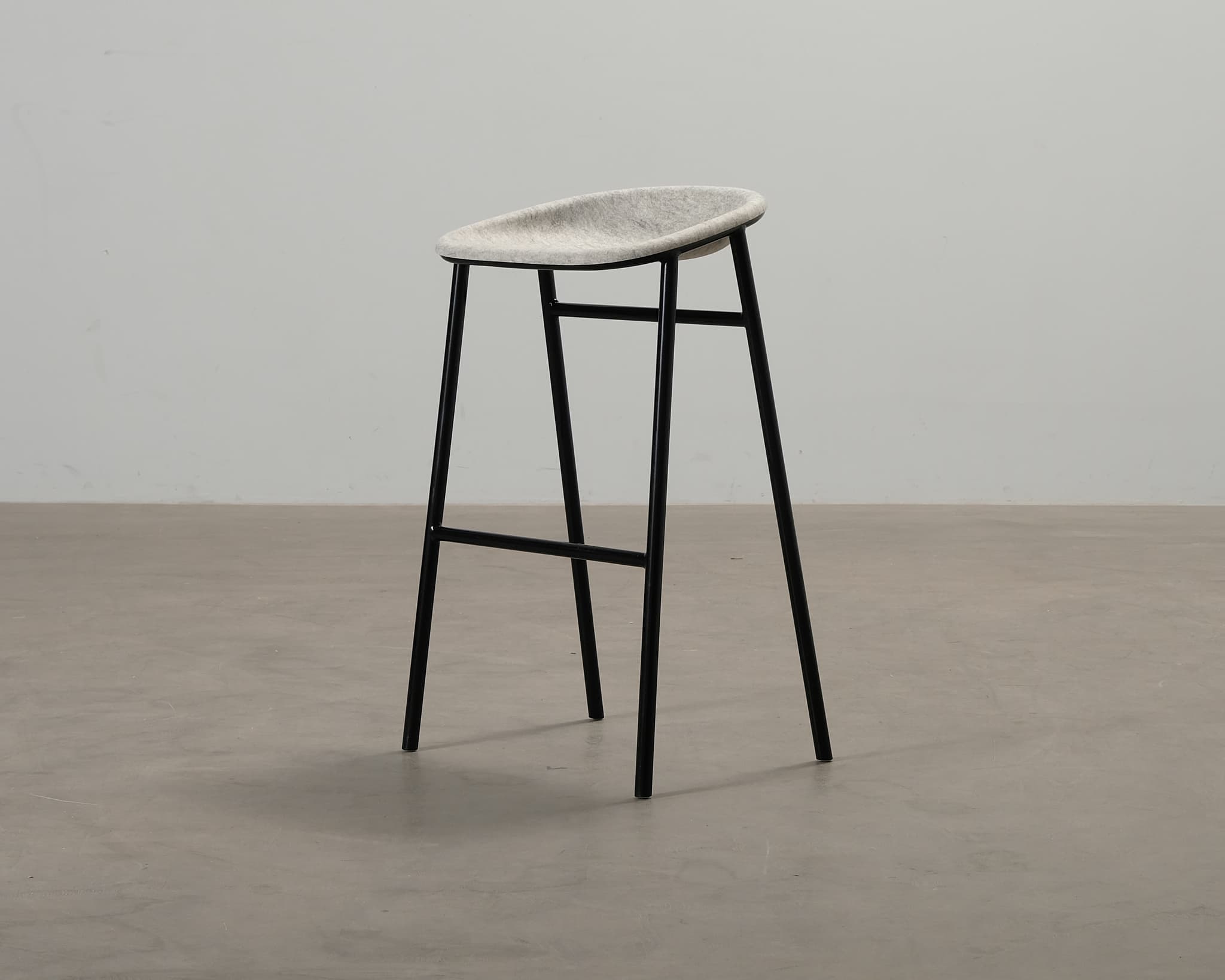 DeVorm LJ3 baarituoli musta / harmaa – De Vorm