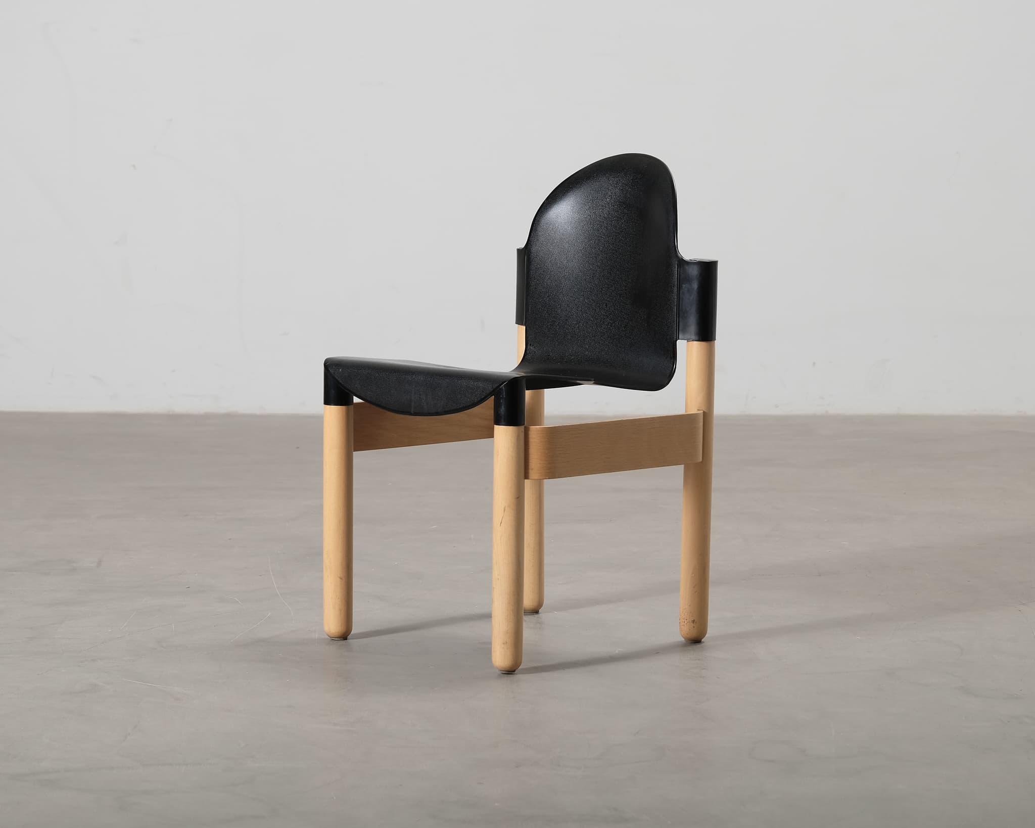Thonet Flex 2000 tuoli musta