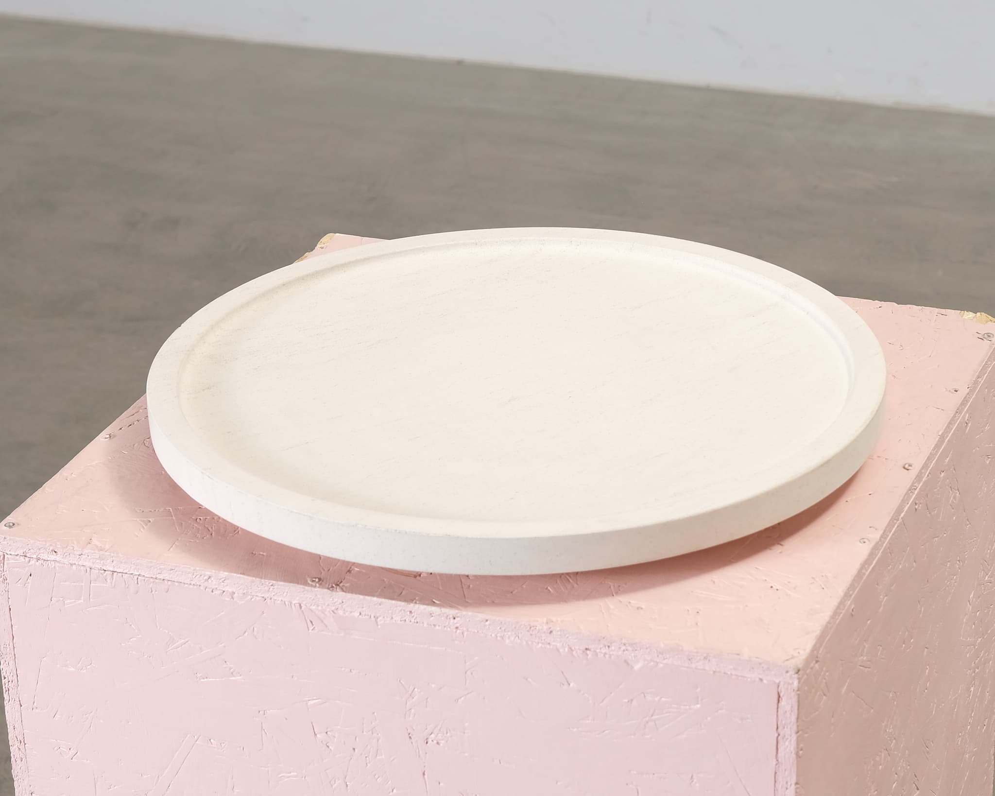 Louise Roe Gallery Object 10 tarjotin kalkkikivi – Louise Roe