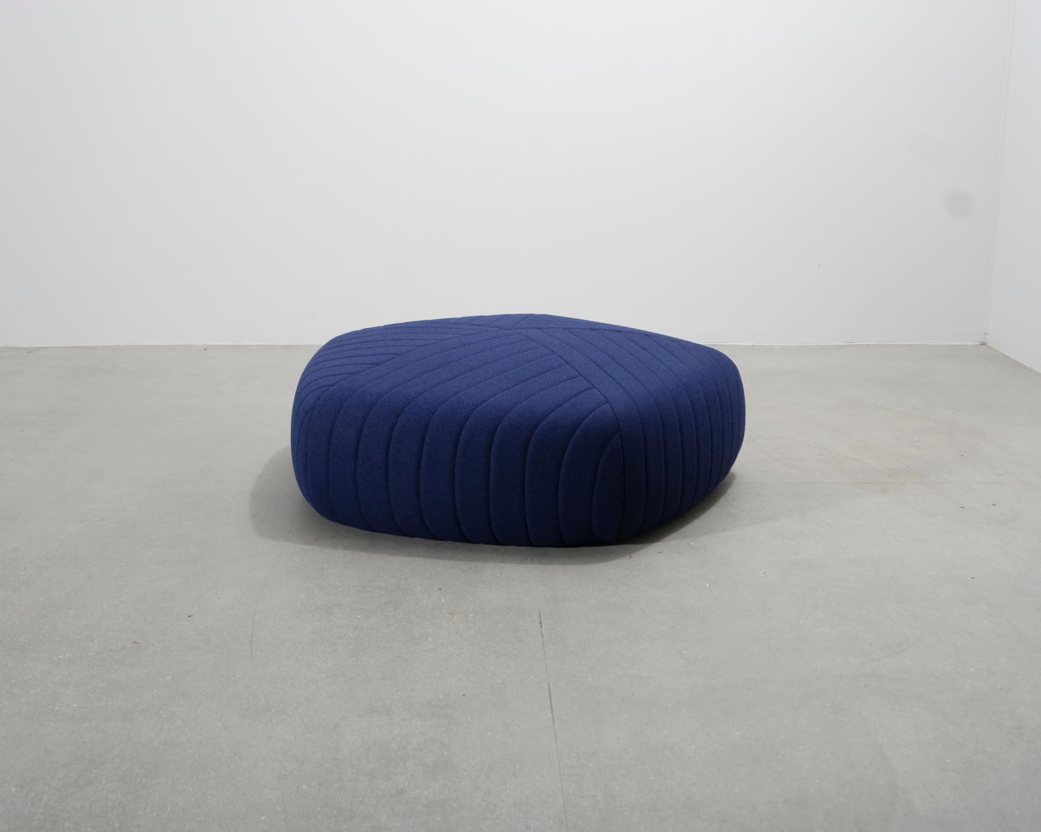 Muuto Five rahi tummansininen Extra Large