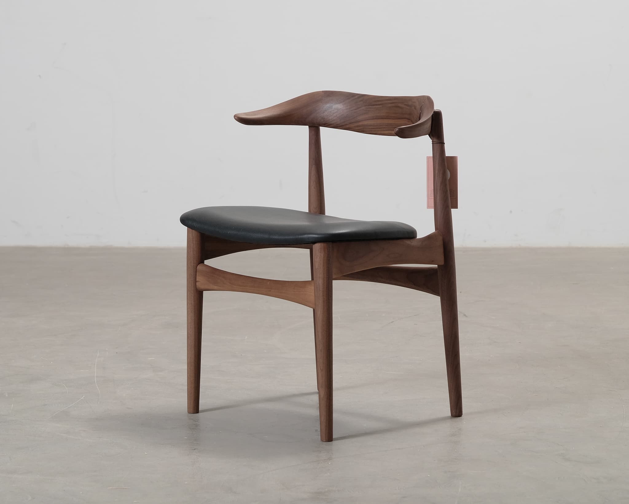 Warm Nordic Cow Horn tuoli pähkinä – Warm Nordic