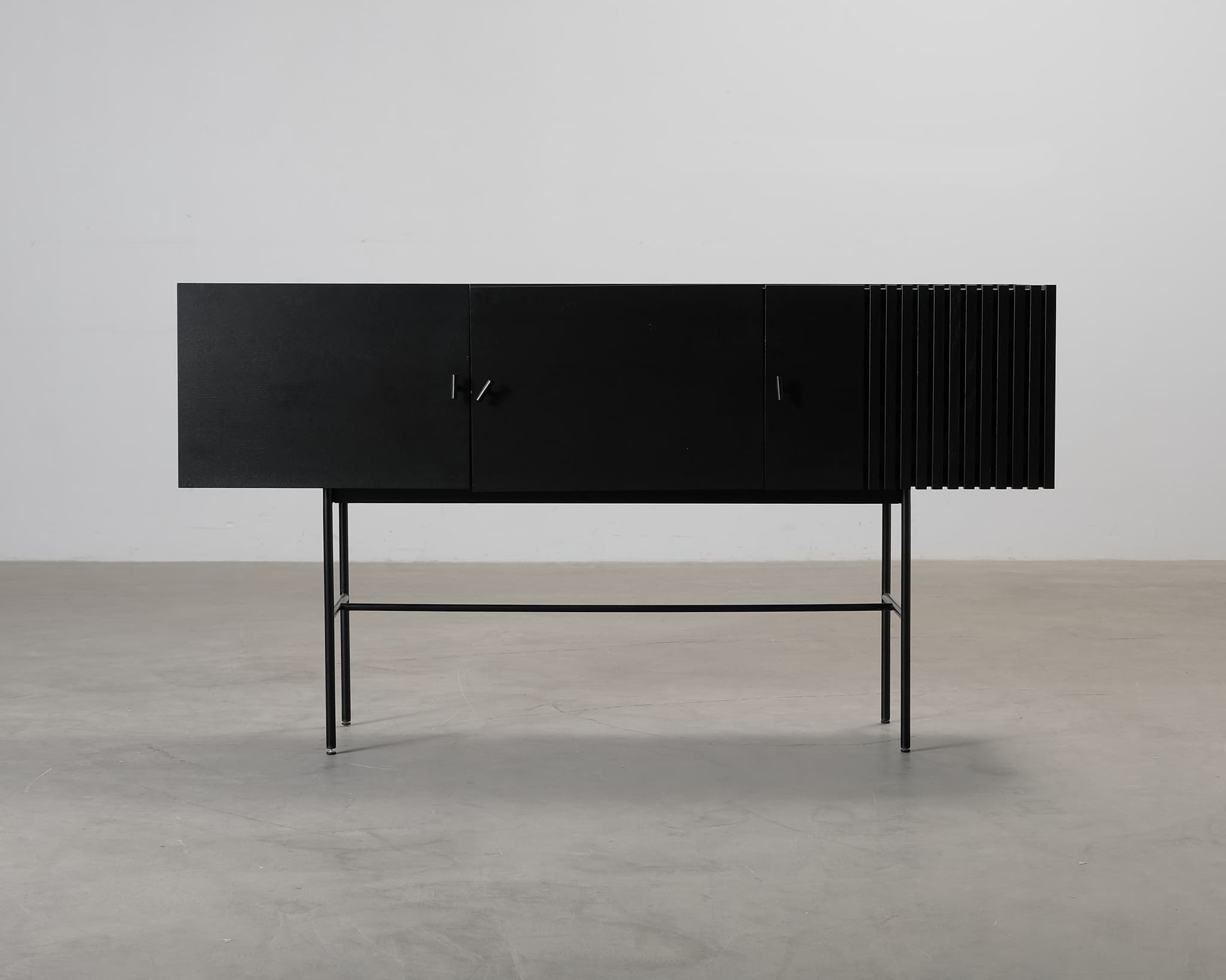 Wood Array senkki musta