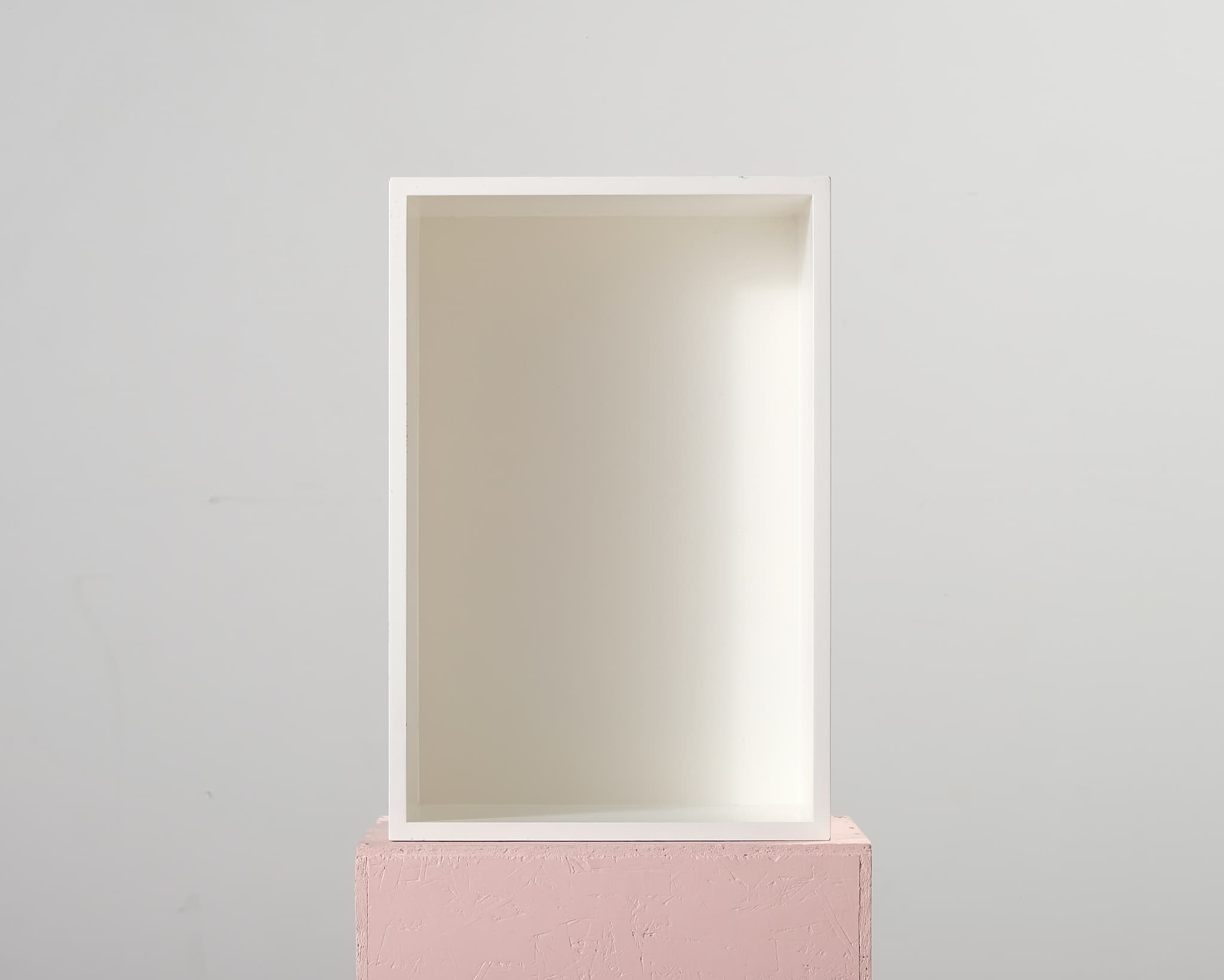 Puinen seinähylly valkoinen