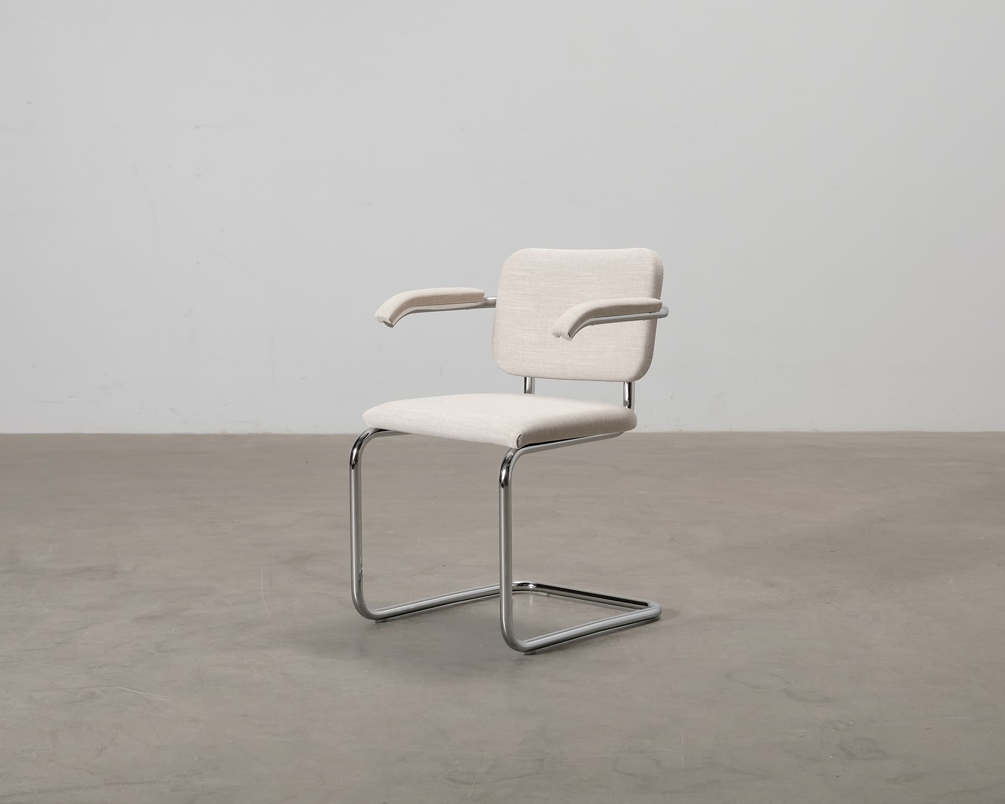 Knoll Cesca tuoli käsinojilla beige