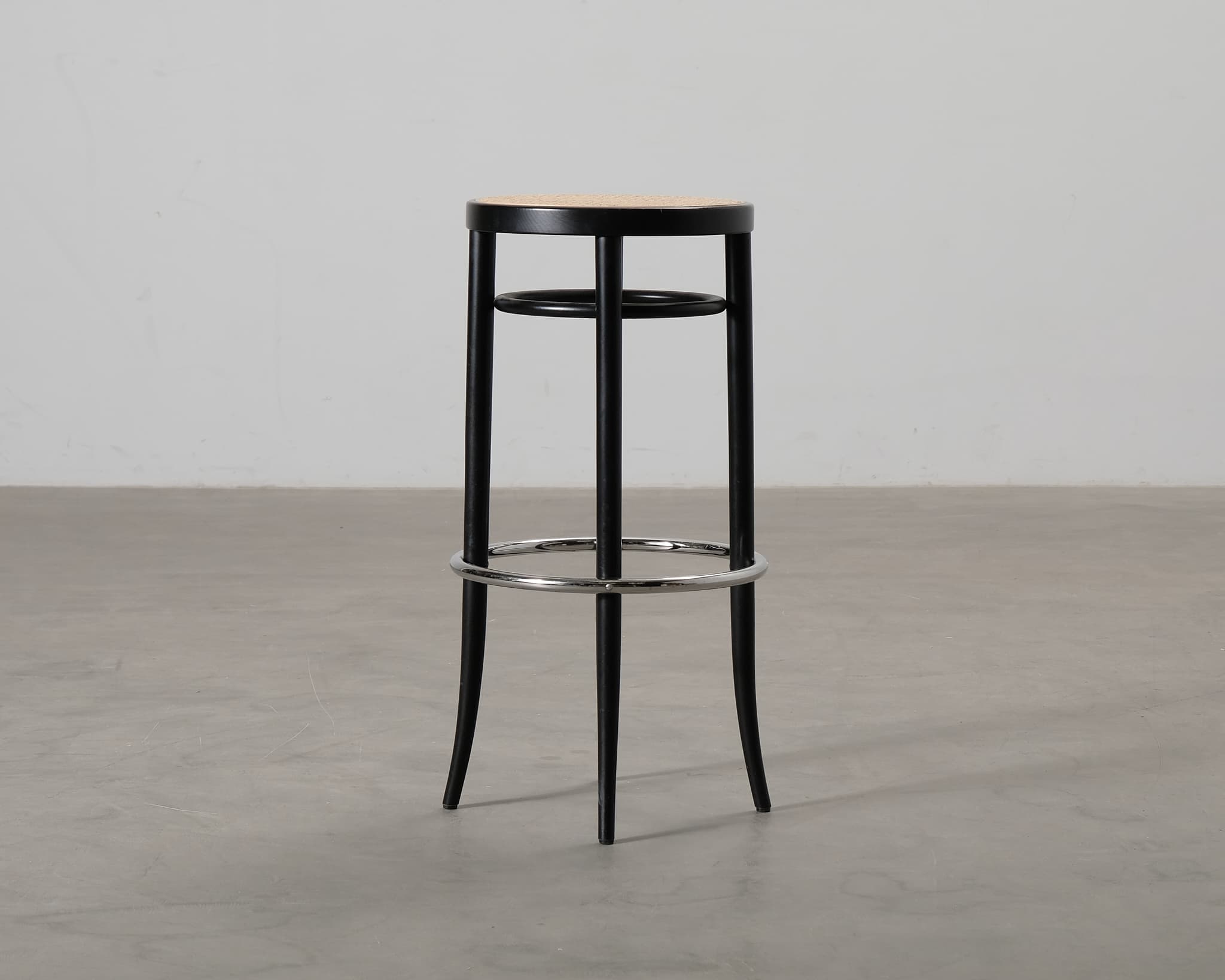 Thonet 204 RH baarijakkara musta / rottinki